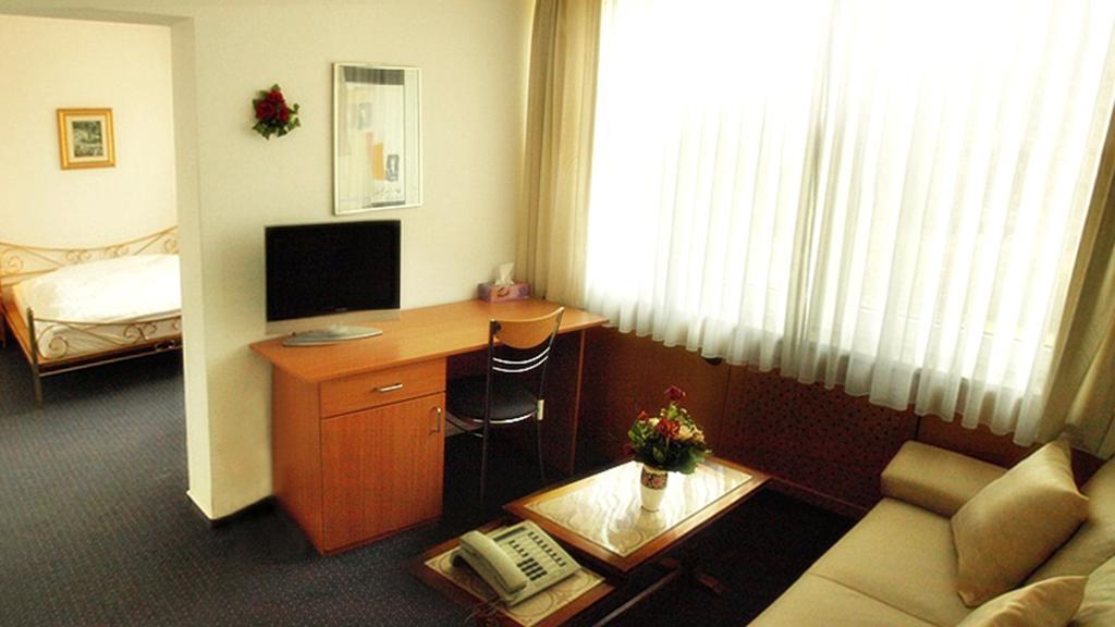 Hotel Bürgerhaus Steinbach im Taunus Habitación foto